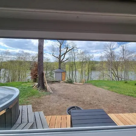 Domek Nad Jeziorem Z Jacuzzi Suleczyno Exterior photo
